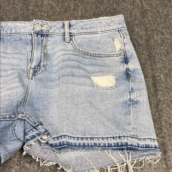 Vigoss Light Wash Denim Shorts - Picture 4 of 7